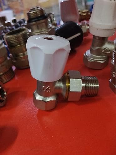 Угловой радиаторный клапан 1/2" - Назначение: ручное регулирование — 1