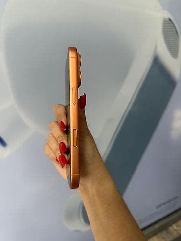 айфон se 2023: IPhone 17 Pro, Б/у, 256 ГБ, Оранжевый, Защитное стекло, 100 % — 2