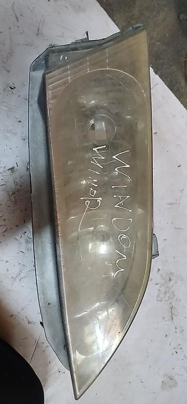 Передняя правая фара Toyota 1999 г., Б/у, Оригинал, Япония — 2