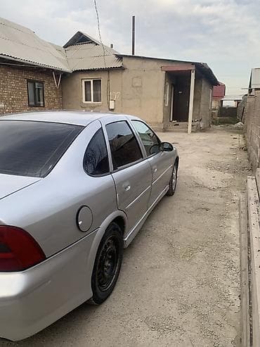 бар авто: Opel Vectra: 1999 г., 2 л, Кол менен иштөөчү, Дизель, Седан — 1