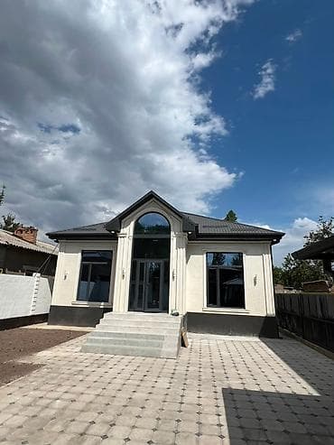 Үйлөр: Продается дома в районе Заря базар от трассы 100м Там есть 6 новых — 1