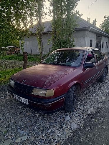 subaru 2002: Opel Vectra: 1989 г., Седан — 1