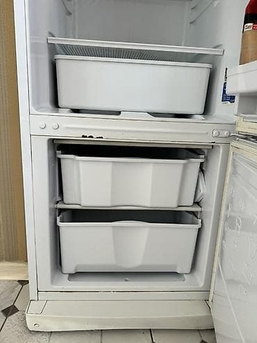 холоделник бу: Холодильник Indesit, Двухкамерный — 3