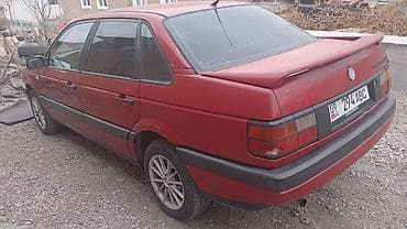 Volkswagen Passat: 1993 г., 2 л, Механика, Бензин, Седан