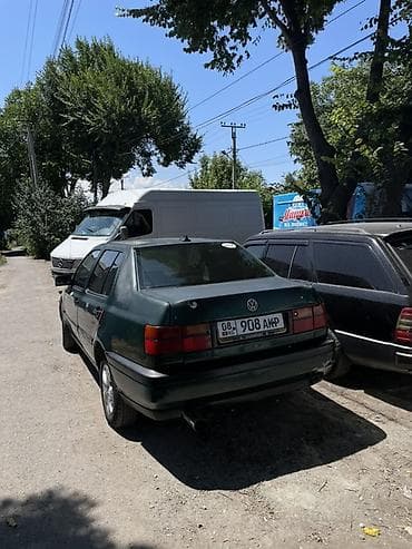 Транспорт: Volkswagen Vento: 1997 г., 1.8 л, Механика, Бензин, Седан — 4