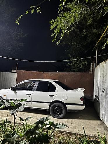 Nissan Primera: 1993 г., 2 л, Механика, Бензин, Седан