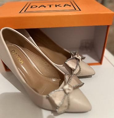 Угги: Бир эле жолу кийилген. Озум 2000сомго алгам 1500сомго берем алам — 3