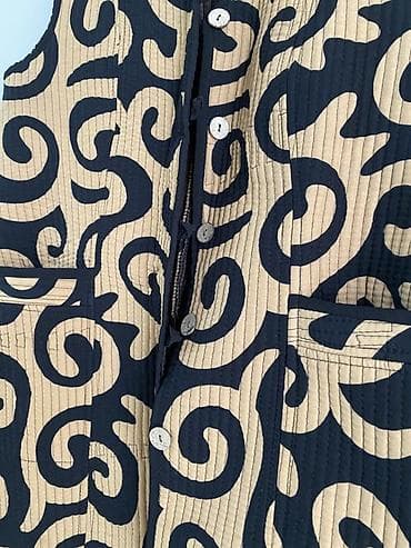 жилетка юникло: Женский набор верхней одежды и жилетов Состав лота (6 предметов): - — 10