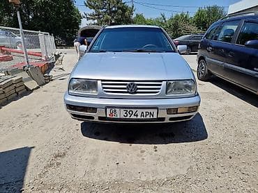 Унаа: Volkswagen Vento: 1996 г., 2 л, Кол менен иштөөчү, Бензин, Седан — 7