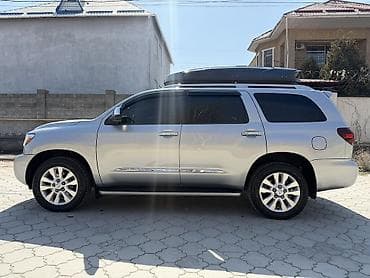 Toyota Sequoia: 2020 г., 5.7 л, Автомат, Бензин, Внедорожник — 5