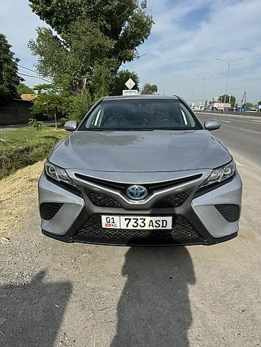Транспорт: Toyota Camry: 2018 г., 2.5 л, Автомат, Гибрид, Седан — 2