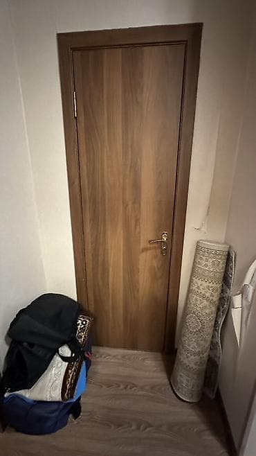 Продаю межкомнатные двери в комплекте. С доборной доской 1) — 2