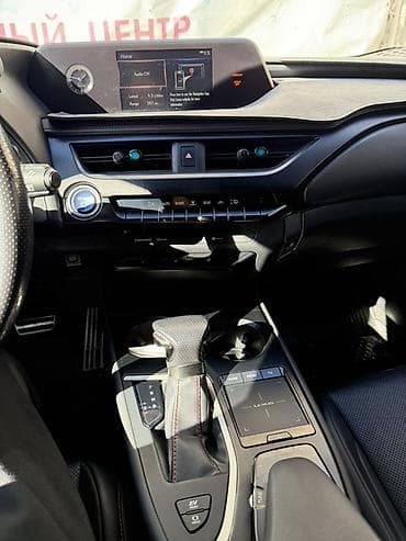 audu a6: Lexus UX: 2019 г., Автомат, Гибрид, Кроссовер — 5