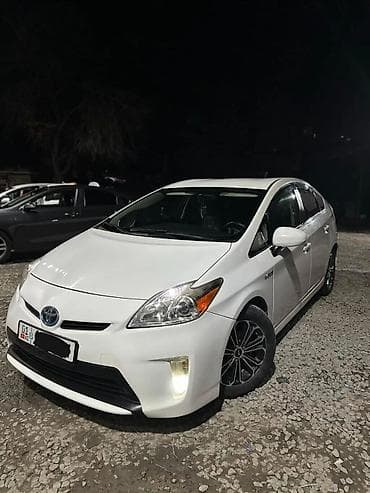 летние: Toyota Prius: 2015 г., 1.8 л, Вариатор, Гибрид, Седан — 4