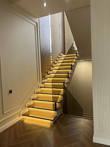 3 bedroom: Деревянная лестница Для дома, Форма лестницы: Прямая, Стиль: Классический — 5