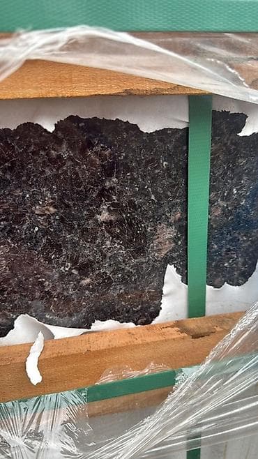 слэбы: Гранитные плиты и заготовки из натурального камня. Описание: - — 1