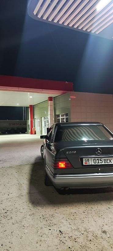авто подборщик: Mercedes-Benz E-Class: 1993 г., 2.2 л, Механика, Газ, Седан — 3