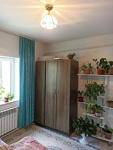 жилой дом с земельным участком: Продаётся жилой дом с придомовой территорией и садом. - Одноэтажный — 4