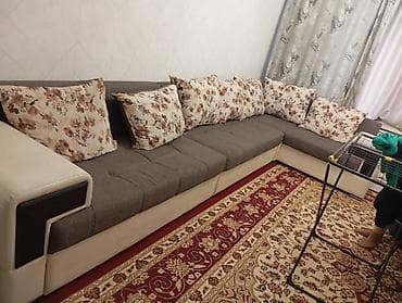 каракол килем: Бурчу бар диван, Жастыктар менен — 2