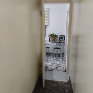 сдаю дом на длительный срок: Сдаётся комната в квартире. - Просторная прямоугольная комната с — 4