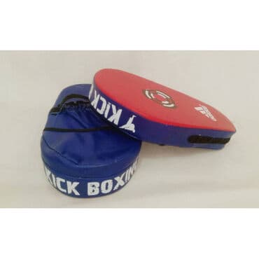 футбольные бутсы predator: Лапа Adidas кож.зам. Марка: Adidas Материал: Кож.зам. Производитель — 1