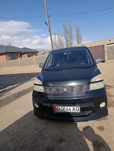 Toyota Voxy: 2004 г., 2 л, Автомат, Бензин, Минивэн — 2