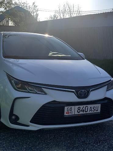 mersedes c 200: Toyota Corolla: 2019 г., 1.8 л, Вариатор, Гибрид, Седан — 1