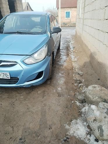 Hyundai: Hyundai Solaris: 2012 г., Бензин, Хэтчбэк — 1