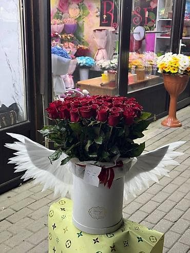 роза: Коробки с розами “крылья ангела” - Авторские цветочные композиции в — 3
