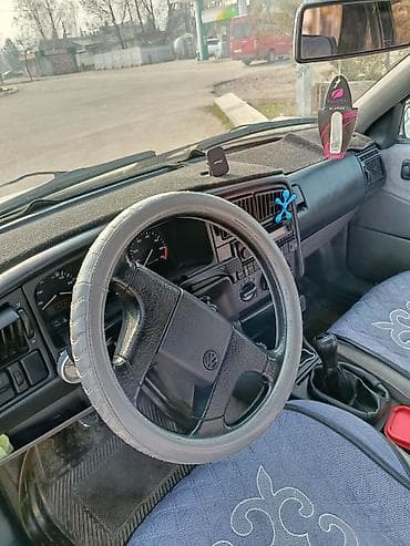 changan uni t: Volkswagen Passat: 1991 г., 0.2 - engine capacity л, Кол менен иштөөчү, Бензин, Седан — 2