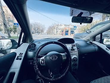 ярис: Toyota Yaris: 2007 г., 1.3 л, Робот, Бензин, Хэтчбэк — 9