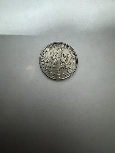 золотые часы: Коллекционные монеты (набор из 2 шт.) 1) США, 10 центов (dime) — 2