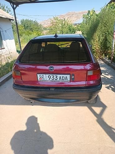 Унаа: Opel Astra: 1994 г., 1.4 л, Кол менен иштөөчү — 2