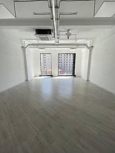 бизнес центр "79" фото: Сдается помещение в центре города в Бизнес - центре "79" под офисную — 4