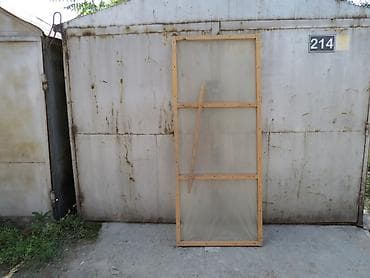 Продаю Деревянную Дверь (Створка) для торгового павильона. Дверь из
