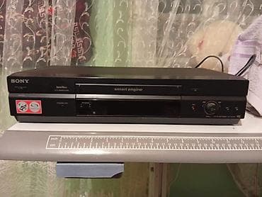 Видеомагнитофон Sony VHS - Серия: Smart Engine (логотип на передней