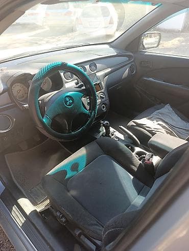 обмен джип: Mitsubishi Outlander: 2003 г., 2 л, Механика, Газ, Кроссовер — 7