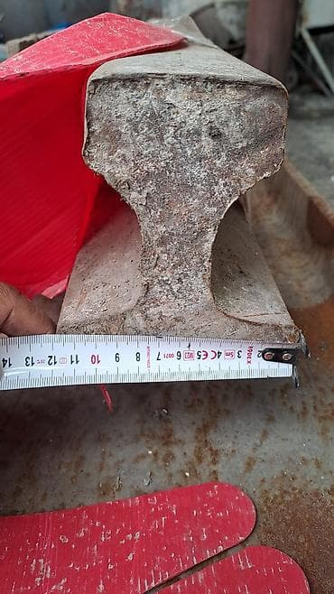 желез: Рельс стальной (железнодорожный профиль) длина 8 метров, одна штука — 3