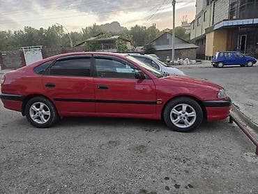 таеиа ист: Toyota Avensis: 2001 г., 1.8 л, Автомат, Бензин, Хэтчбэк — 2
