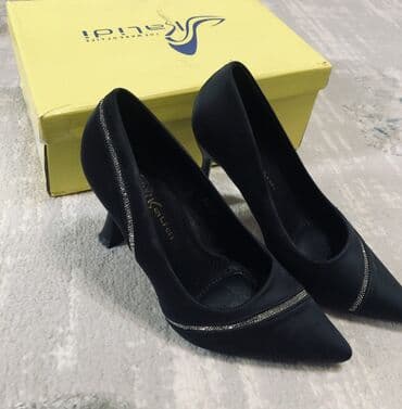 обувь для охоты: Каблук по низкой цене, 35 размер, новый — 1