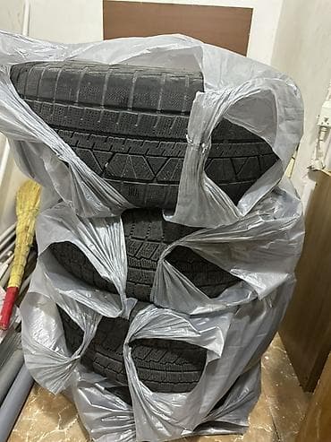 Зимние шины 225/55 R17 (комплект из 4 шт.) at lalafo.kg Зимние шины 225/55 R17 (комплект из 4 шт.)