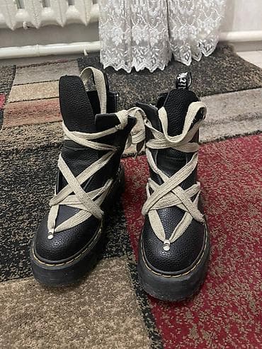 Ботинки и ботильоны: Ботинки, 40.5, Dr. Martens, Б/у, цвет - Черный, Самовывоз — 2