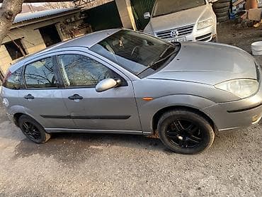 Ford Focus: 2003 г., Хетчбек — 3