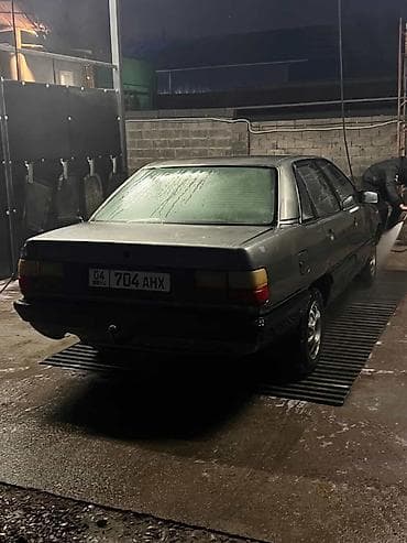 Продажа авто: Audi 100: 1985 г., 2 л, Механика, Бензин, Седан — 1