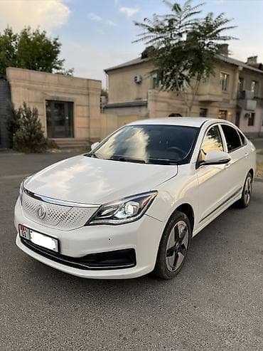 e70: Dongfeng : 2022 г., Электромобиль, Седан — 2