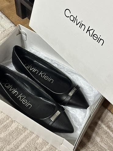 Продаю балетки Calvin Klein Размер 7,5 Покупала в штатах Надела