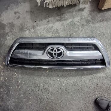 Глушители: Решетка радиатора Toyota 2008 г., Б/у, Оригинал — 2
