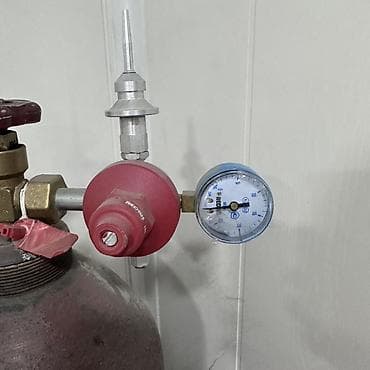 500 литров: Баллон газовый с редуктором и манометром. Описание: - Стальной баллон — 3
