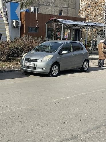 Toyota Yaris: 2008 г., 1.3 л, Кол менен иштөөчү, Бензин, Хетчбек — 4