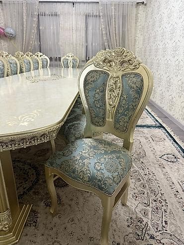 Кире бериш гарнитурлары: Большой стол со стульями и диван со столом — 2
